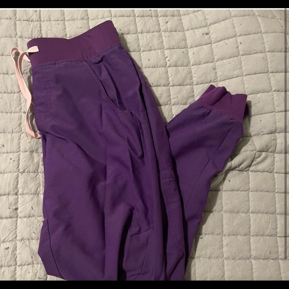 Purple figs scrubs